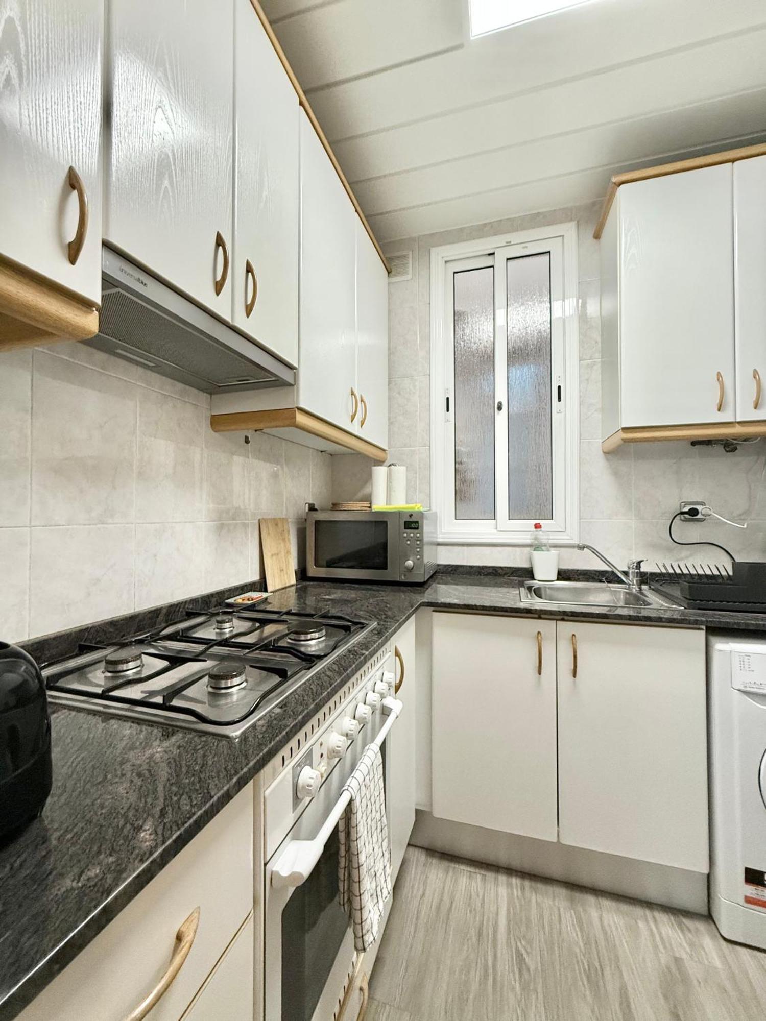 Newly Renovated Stylish Eixample - Great Location Barcelona Buitenkant foto