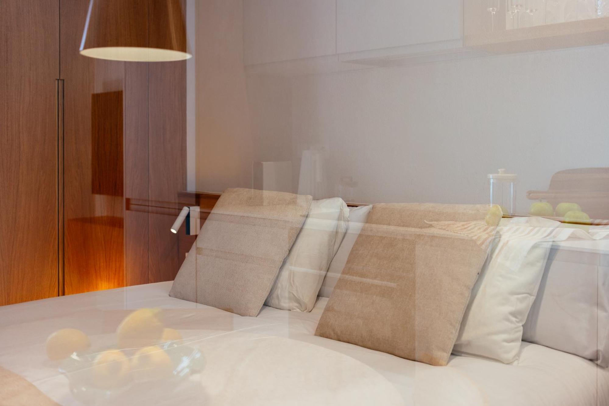 Newly Renovated Stylish Eixample - Great Location Barcelona Buitenkant foto