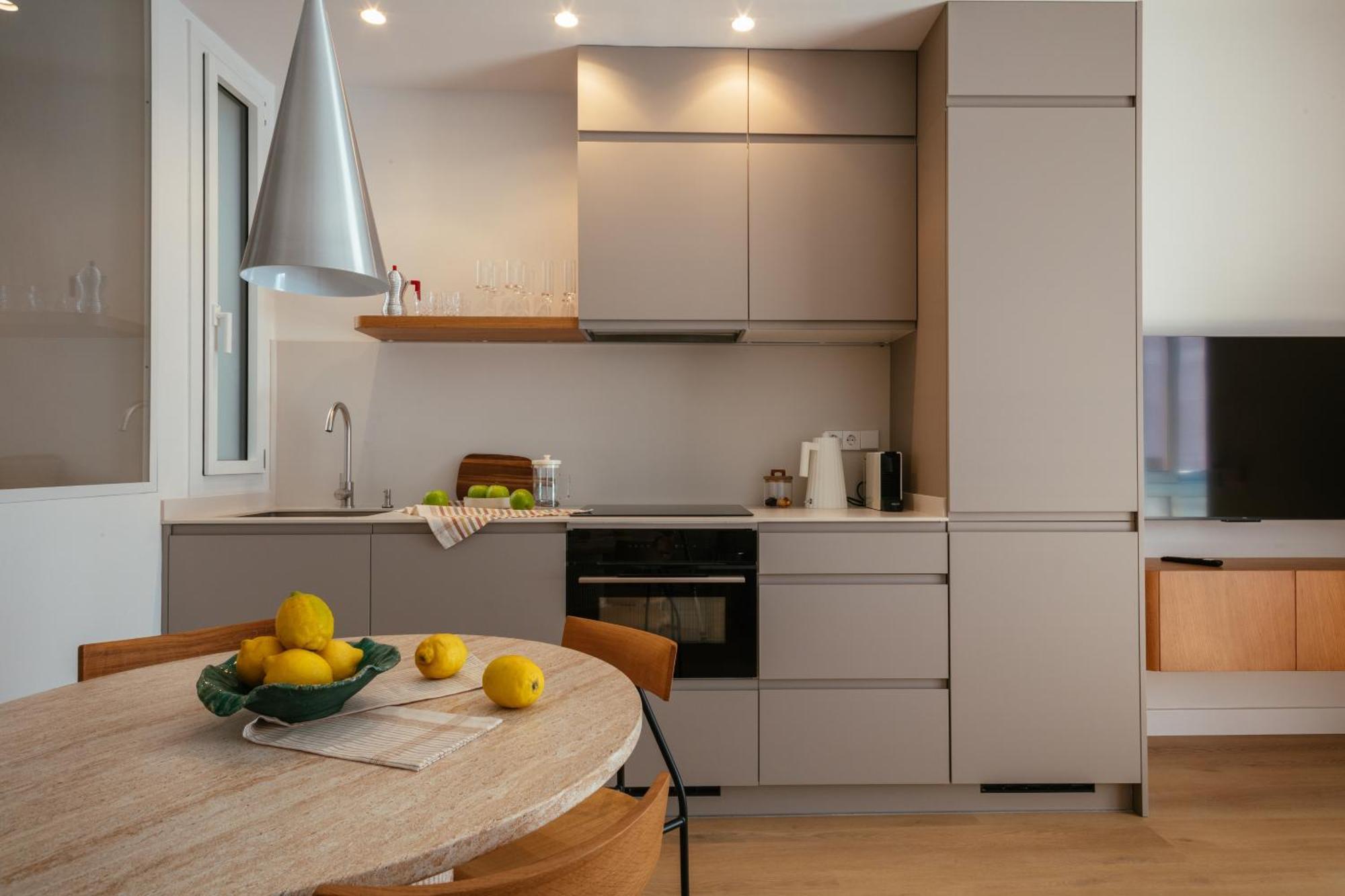 Newly Renovated Stylish Eixample - Great Location Barcelona Buitenkant foto